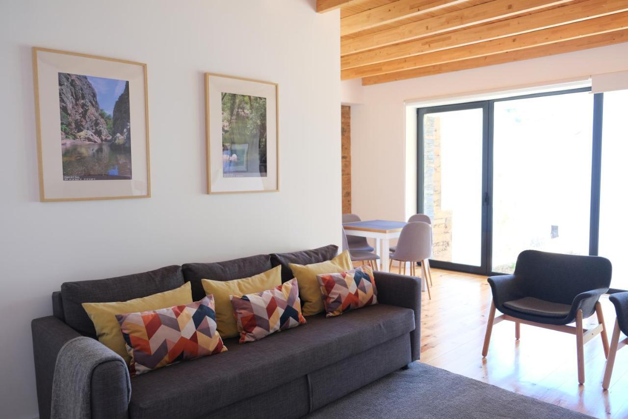 Casa Da Ribeira Guesthouse Cha de Alvares エクステリア 写真